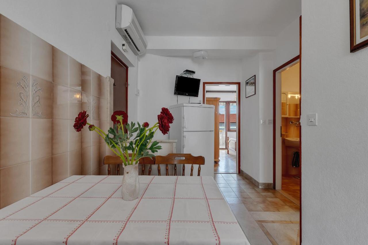 Apartments Tihomir Musac أوميس المظهر الخارجي الصورة