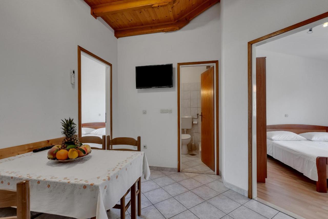 Apartments Tihomir Musac أوميس المظهر الخارجي الصورة