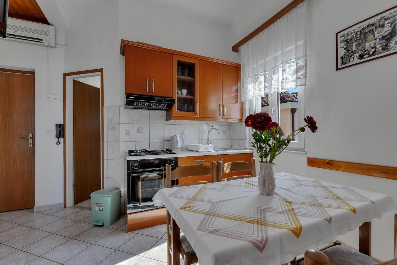 Apartments Tihomir Musac أوميس المظهر الخارجي الصورة