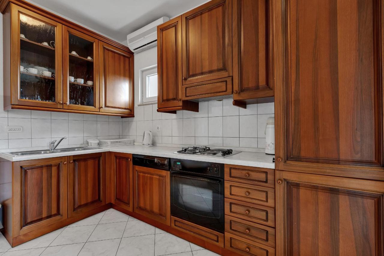 Apartments Tihomir Musac أوميس المظهر الخارجي الصورة